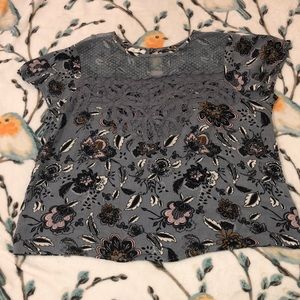 Maurice’s S/s flower patterned blouse. Sz L